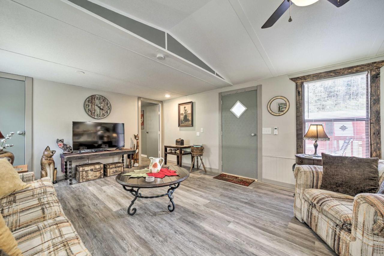 Smoky Mountain Vacation Rental With Hot Tub And Kayaks Whittier エクステリア 写真