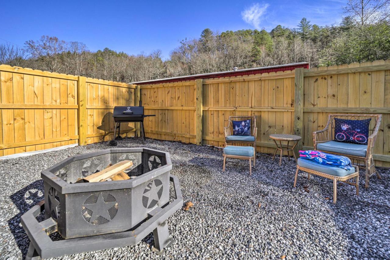 Smoky Mountain Vacation Rental With Hot Tub And Kayaks Whittier エクステリア 写真