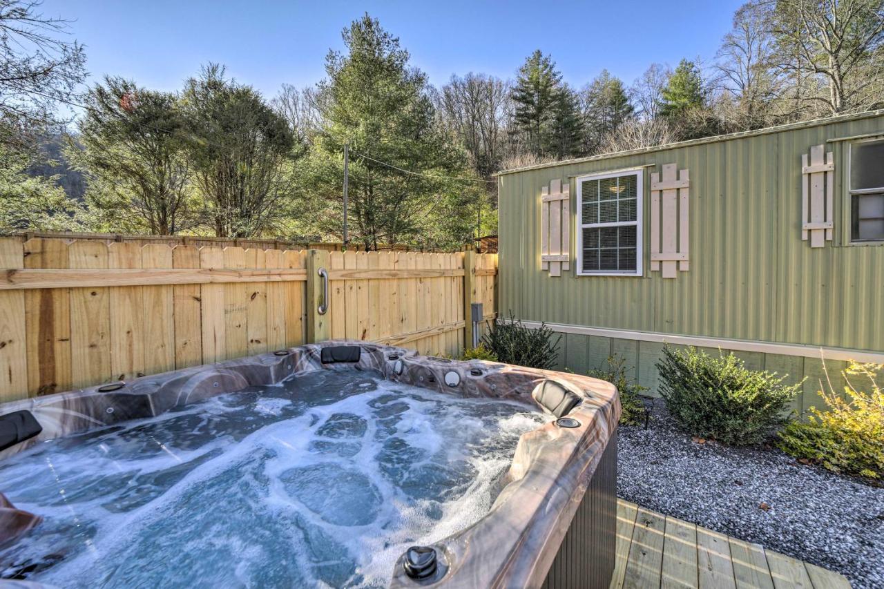 Smoky Mountain Vacation Rental With Hot Tub And Kayaks Whittier エクステリア 写真