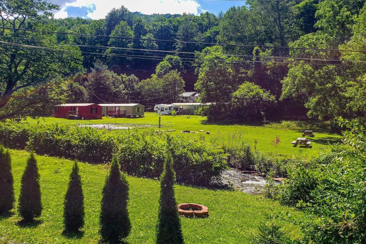 Smoky Mountain Vacation Rental With Hot Tub And Kayaks Whittier エクステリア 写真